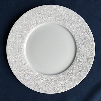 L Couture plate 28 cm