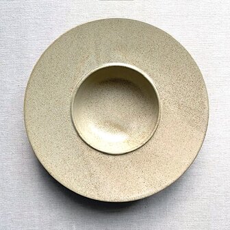 Cirro deep plate beige 24 cm [RENTAL]