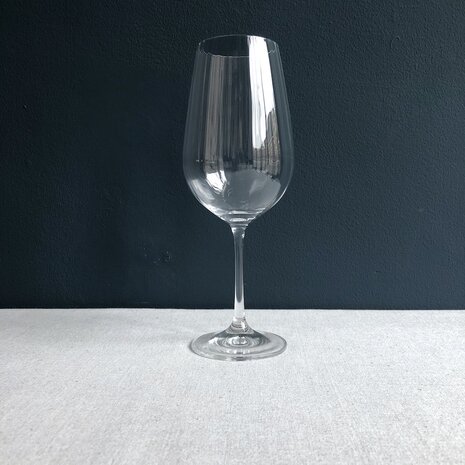 Optic red wine glass